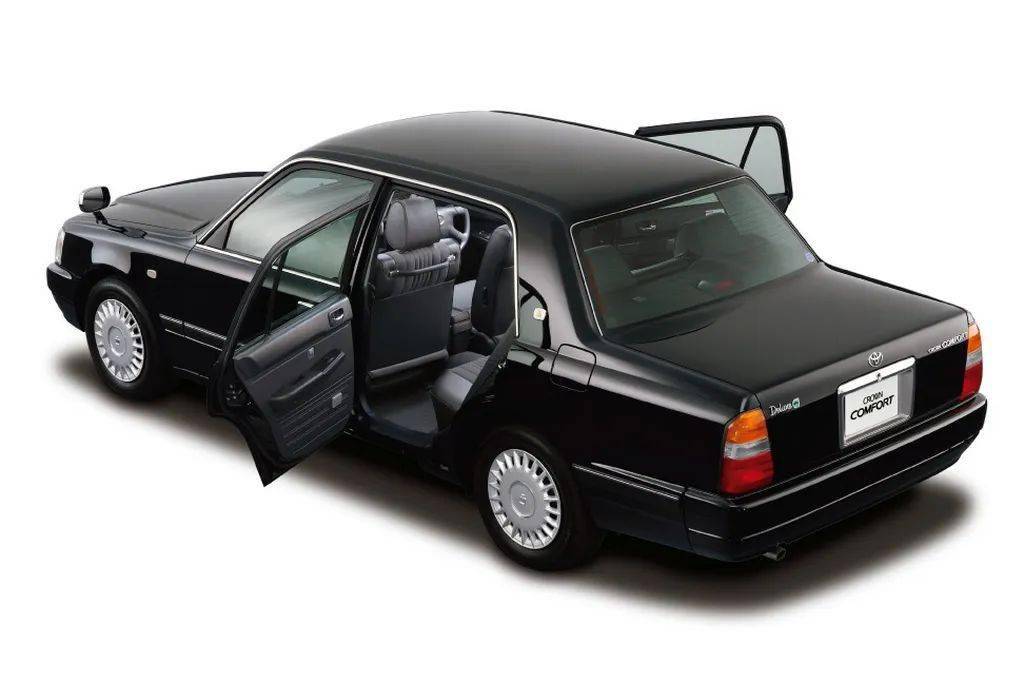 皇冠信用盘平台出租_完美诠释什么叫开不坏的丰田皇冠信用盘平台出租,TLV的丰田皇冠Comfort和Sedan模型试玩