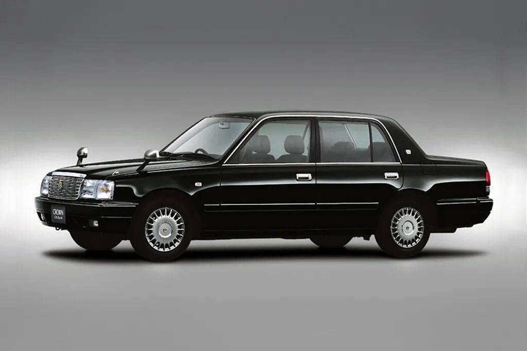 皇冠信用盘平台出租_完美诠释什么叫开不坏的丰田皇冠信用盘平台出租,TLV的丰田皇冠Comfort和Sedan模型试玩