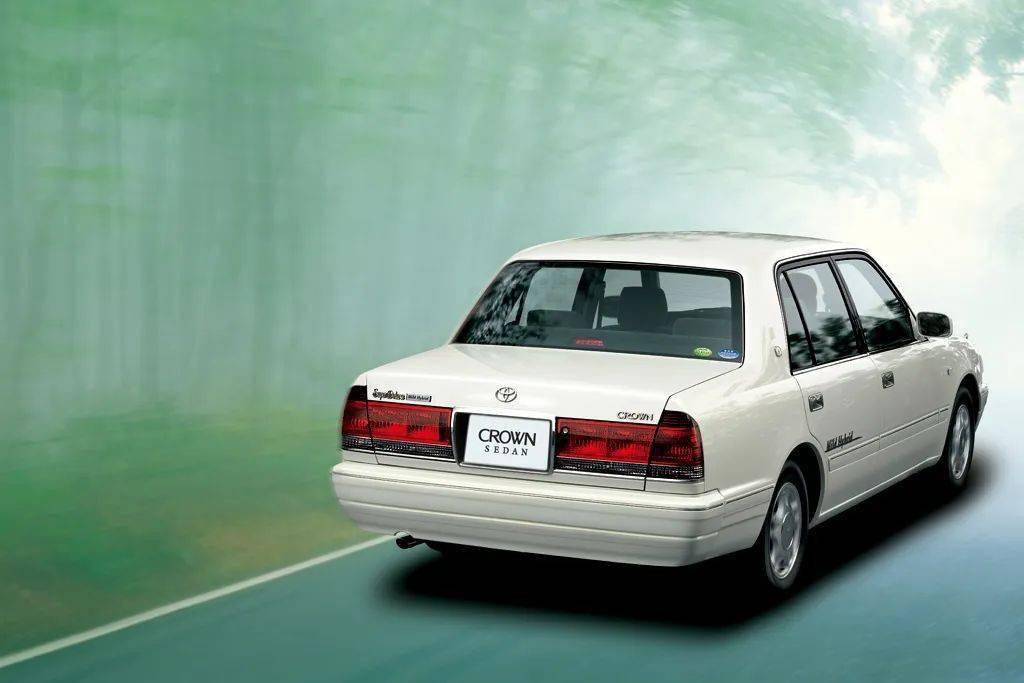 皇冠信用盘平台出租_完美诠释什么叫开不坏的丰田皇冠信用盘平台出租,TLV的丰田皇冠Comfort和Sedan模型试玩