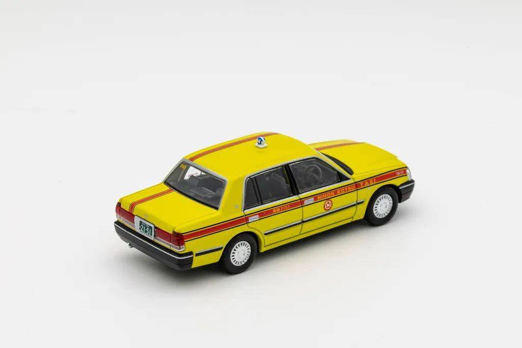 皇冠信用盘平台出租_完美诠释什么叫开不坏的丰田皇冠信用盘平台出租,TLV的丰田皇冠Comfort和Sedan模型试玩