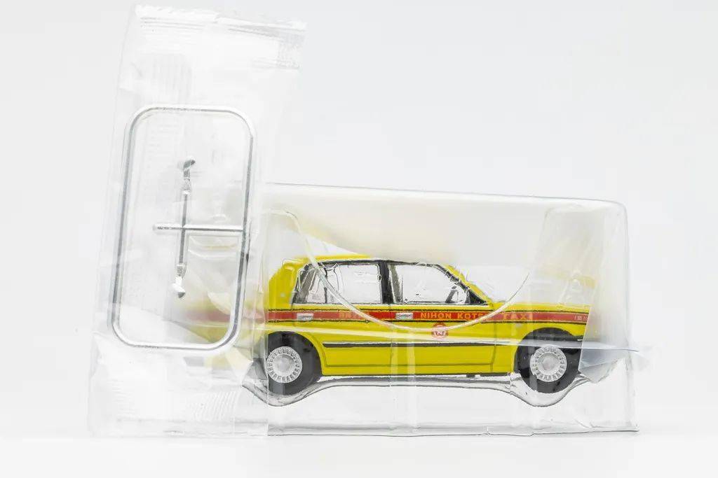 皇冠信用盘平台出租_完美诠释什么叫开不坏的丰田皇冠信用盘平台出租,TLV的丰田皇冠Comfort和Sedan模型试玩