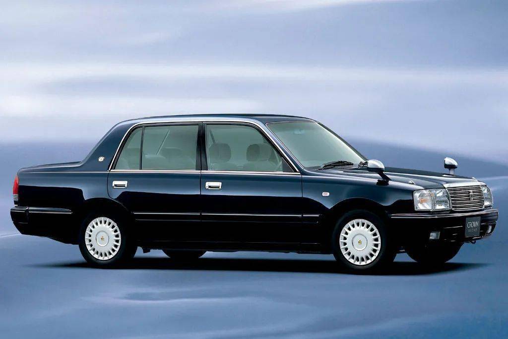 皇冠信用盘平台出租_完美诠释什么叫开不坏的丰田皇冠信用盘平台出租,TLV的丰田皇冠Comfort和Sedan模型试玩