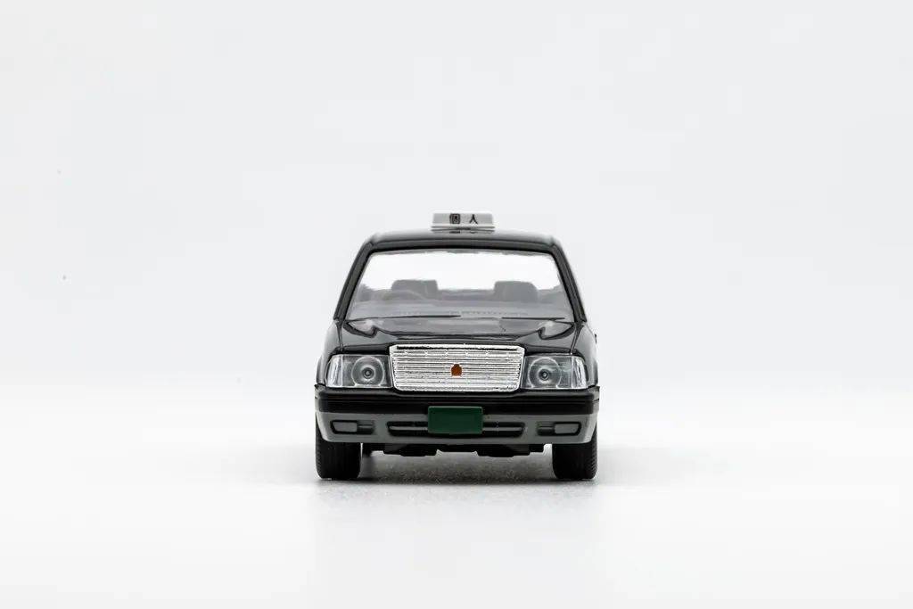 皇冠信用盘平台出租_完美诠释什么叫开不坏的丰田皇冠信用盘平台出租,TLV的丰田皇冠Comfort和Sedan模型试玩