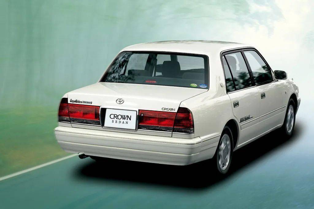 皇冠信用盘平台出租_完美诠释什么叫开不坏的丰田皇冠信用盘平台出租,TLV的丰田皇冠Comfort和Sedan模型试玩