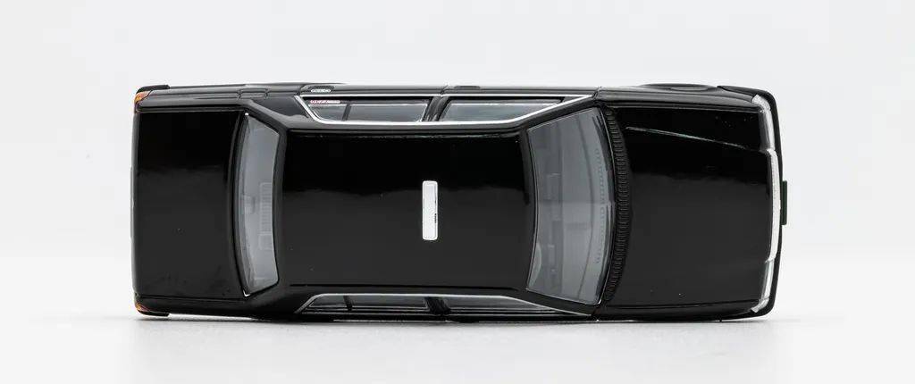 皇冠信用盘平台出租_完美诠释什么叫开不坏的丰田皇冠信用盘平台出租,TLV的丰田皇冠Comfort和Sedan模型试玩