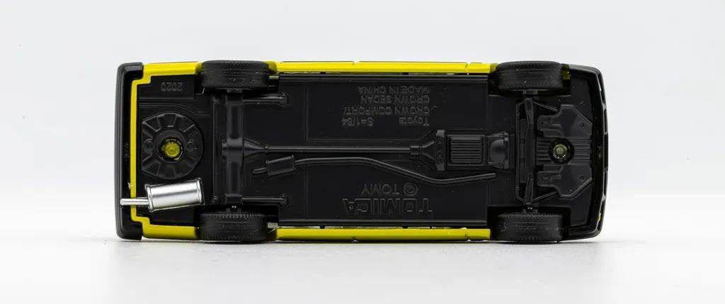 皇冠信用盘平台出租_完美诠释什么叫开不坏的丰田皇冠信用盘平台出租,TLV的丰田皇冠Comfort和Sedan模型试玩