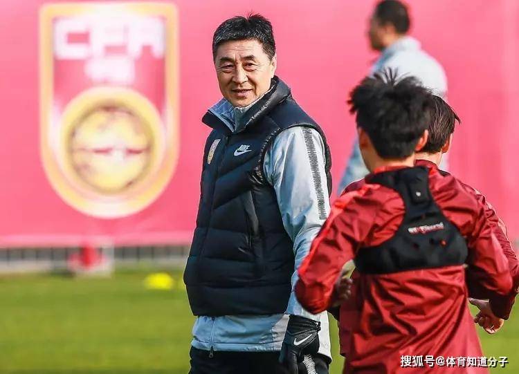 新2足球网址_2次行贿不耽误重用!女足前主帅获新职务新2足球网址,网友:又祸害中国足球