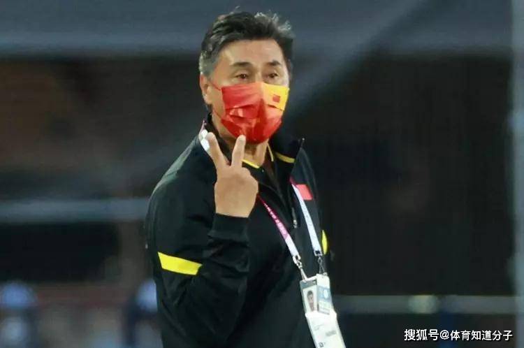 新2足球网址_2次行贿不耽误重用!女足前主帅获新职务新2足球网址,网友:又祸害中国足球