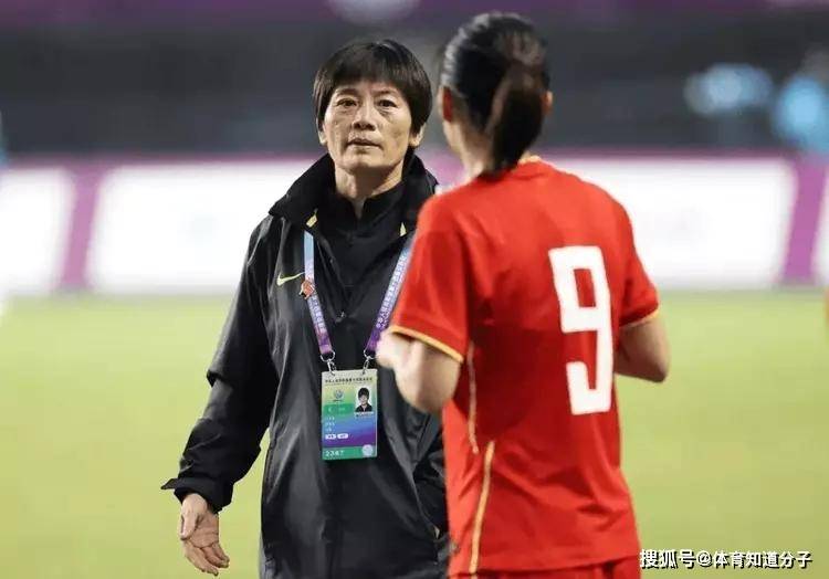 新2足球网址_2次行贿不耽误重用!女足前主帅获新职务新2足球网址,网友:又祸害中国足球