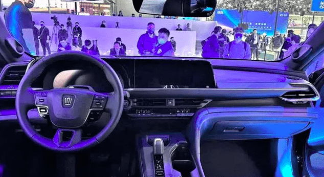 皇冠abcd类型盘_聚焦广州车展:一汽丰田皇冠品牌产品矩阵再丰富皇冠abcd类型盘!