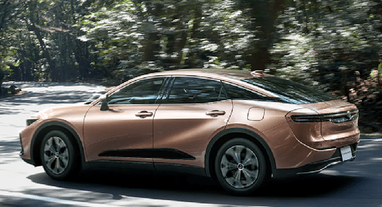 世界杯皇冠平台_全新设计+平台上身 从此告别国产 丰田皇冠Sedan将于广州车展亮相