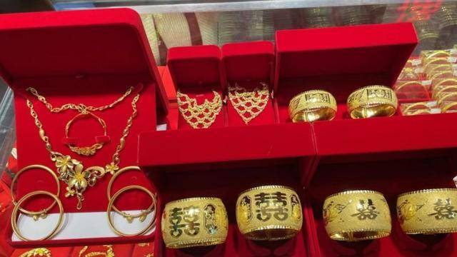 买球的正规网站_在银行买的正规金条买球的正规网站,“回收”时为啥推三阻四,银行员工说出实情