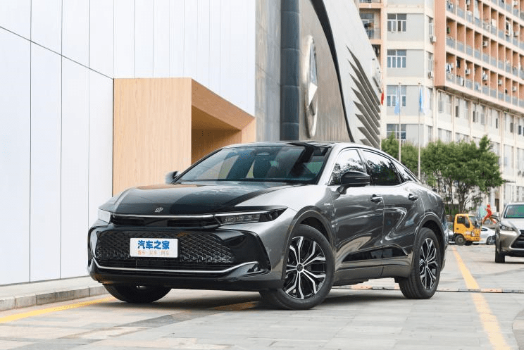 皇冠信用盘怎么弄_2022广州车展探馆:详细解读全新一代丰田皇冠