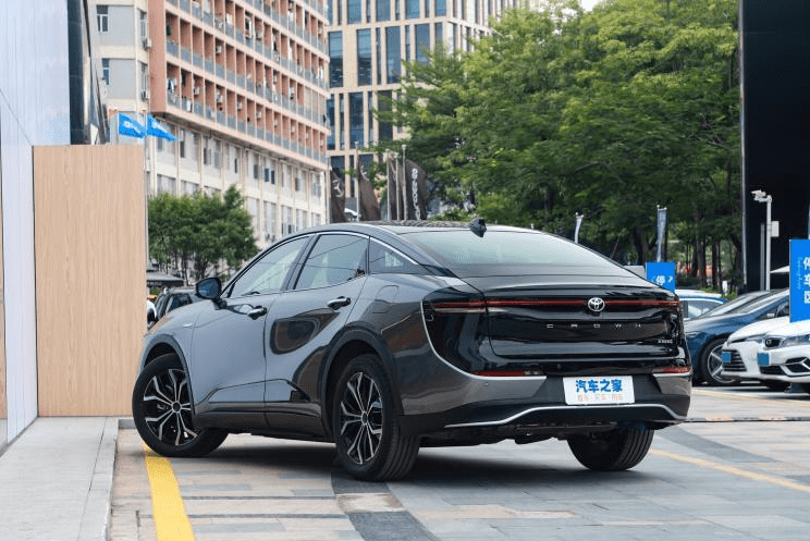 皇冠信用盘怎么弄_2022广州车展探馆:详细解读全新一代丰田皇冠