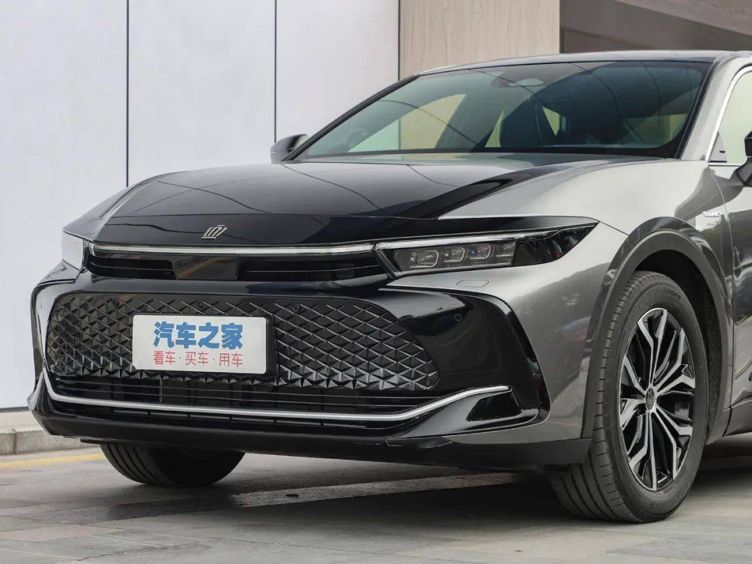 皇冠信用盘如何注册_2.4T混动+四驱皇冠信用盘如何注册,这车可不输雷克萨斯