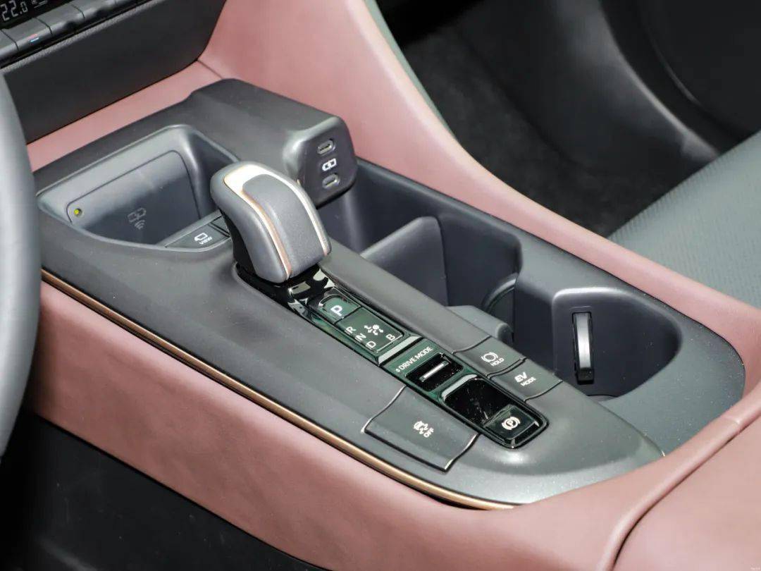 皇冠信用盘如何注册_2.4T混动+四驱皇冠信用盘如何注册,这车可不输雷克萨斯