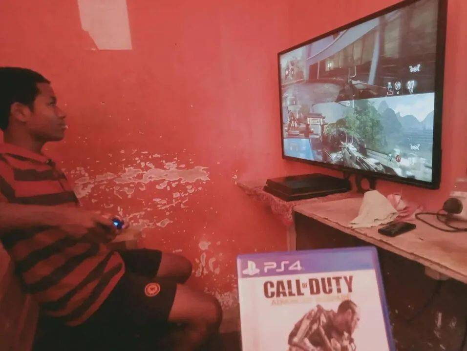 皇冠信用盘出租足球_在非洲皇冠信用盘出租足球,他开了一家游戏包机房