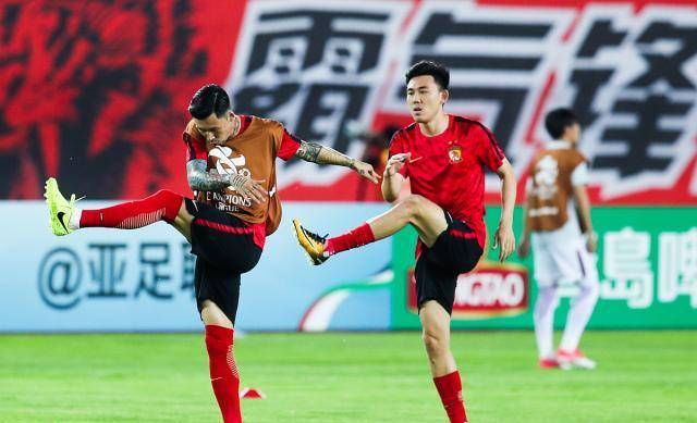 皇冠足球管理平台出租_夺帅!艾克森戴队长袖标想连任皇冠足球管理平台出租,够实力击败保利尼奥和张琳芃吗