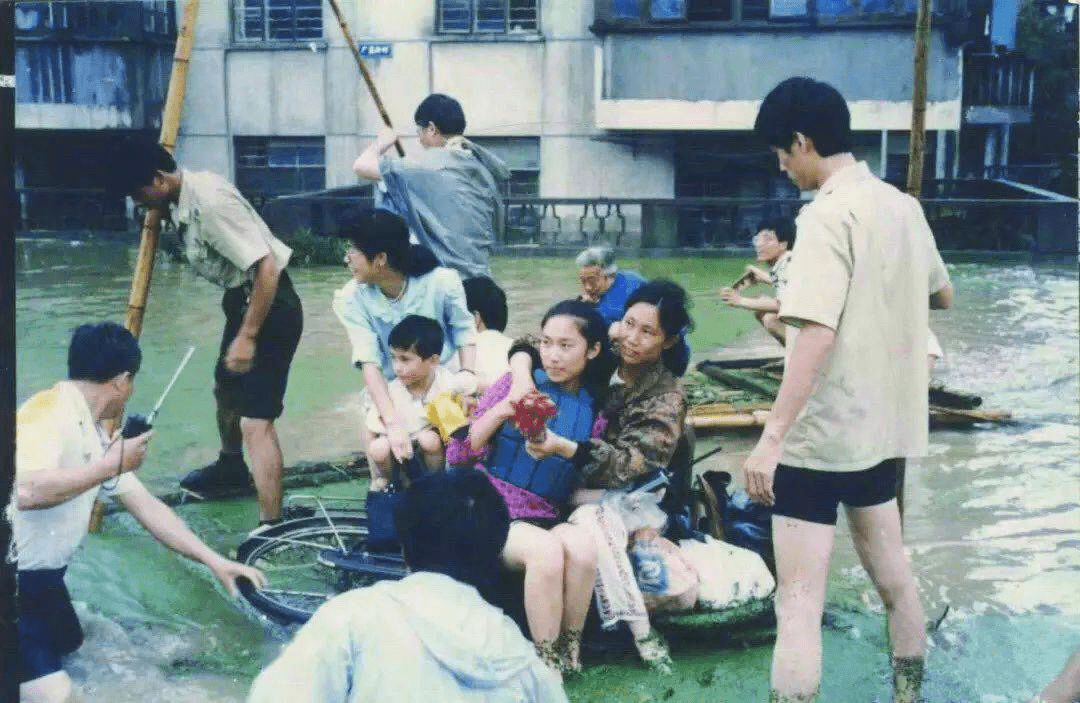 皇冠信用盘出租_1991年:国际倒爷皇冠信用盘出租,点子大王,下岗初潮,华东水灾和出租车市场化