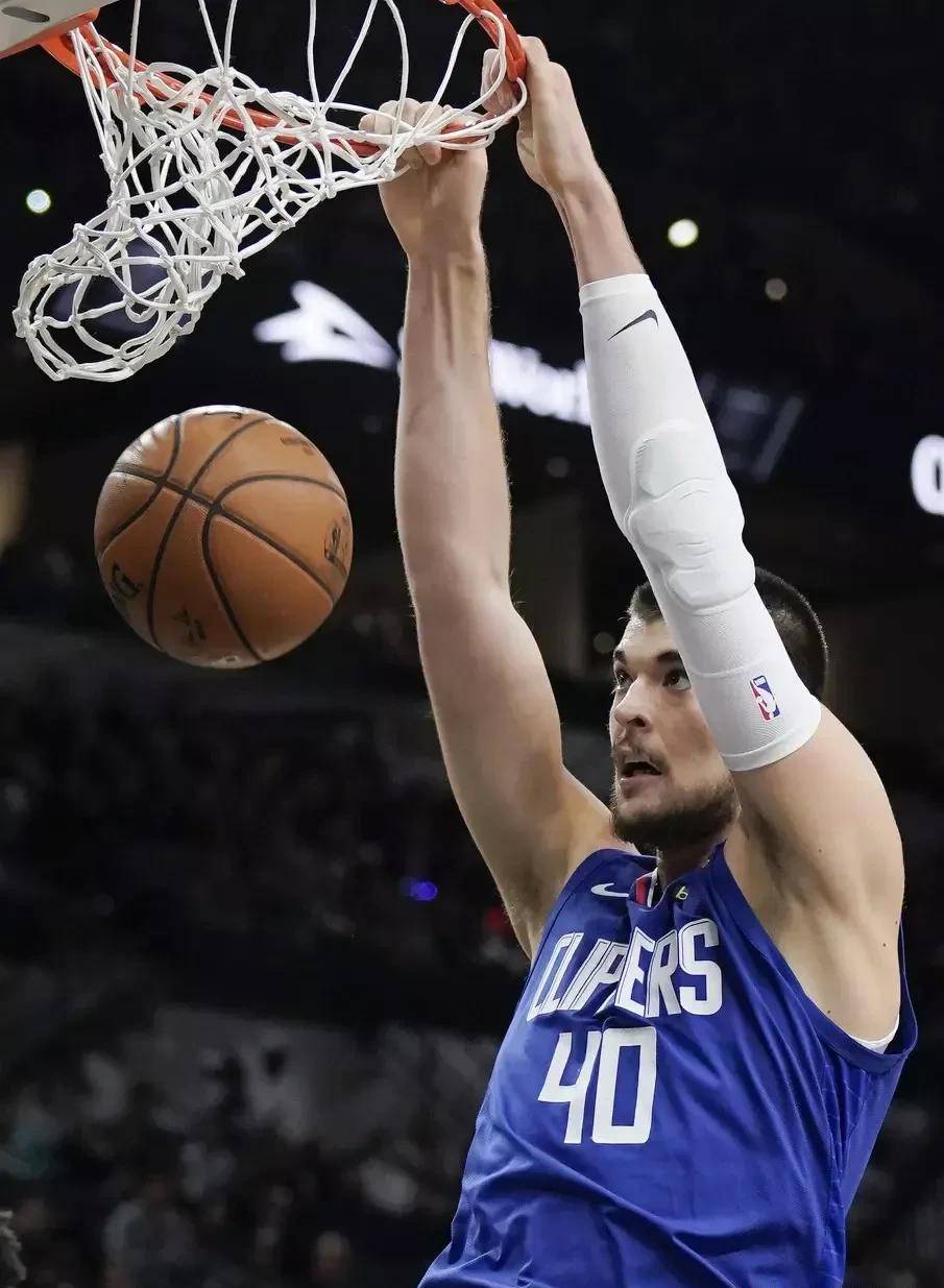 皇冠信用盘登1,登2,登3出租_字母哥21+13+8+3竟无缘今日最佳皇冠信用盘登1,登2,登3出租?因为他遇到了“火箭登”