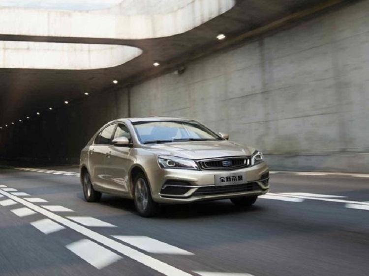 怎么开皇冠信用盘_开高速时怎么开皇冠信用盘,方向盘抖动比较厉害怎么办?