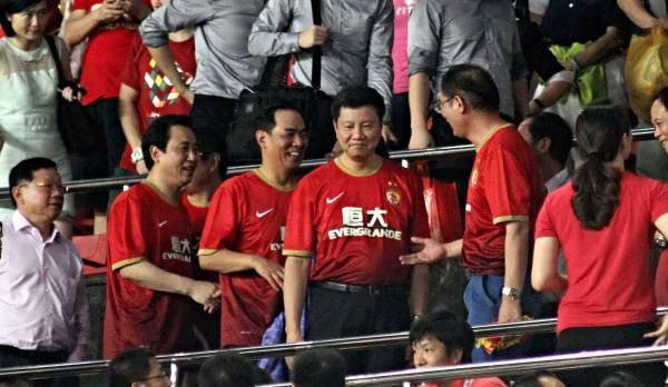 皇冠信用网出租足球_生活不易!广州队开始出租足球基地皇冠信用网出租足球,2小时6500元,网友:真草球场