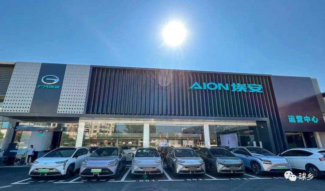 皇冠足球平台代理_乡镇“年味”足皇冠足球平台代理!梅县区隆文镇“通利华埃安”迎春贺岁杯足球赛开赛啦