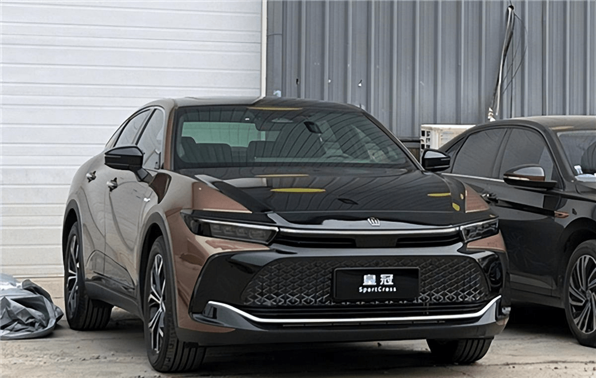 皇冠信用盘可以占几成_自信比肩BBA 进口丰田皇冠国内售价公布:不便宜