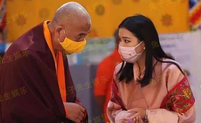 怎么注册皇冠信用盘_30岁不丹王后陪同国王赴宴怎么注册皇冠信用盘,闷声不吭下掉皇冠,情路坎坷懒得打扮