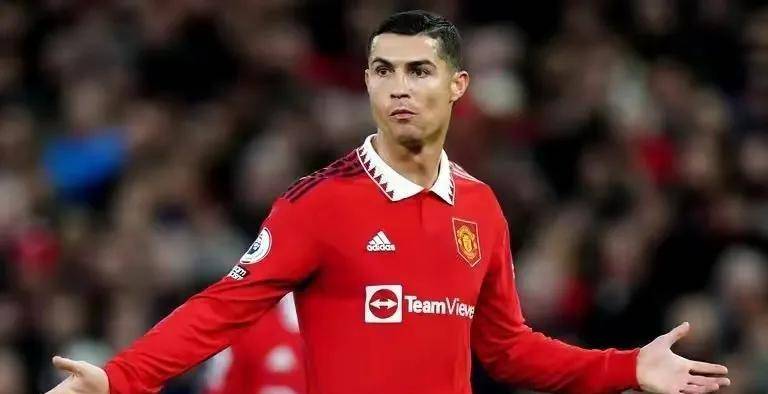 世界杯皇冠足球平台_FIBA恶搞梅罗合照遭足球粉讨伐世界杯皇冠足球平台,梅罗=乔詹命题单纯蹭热度惹争议