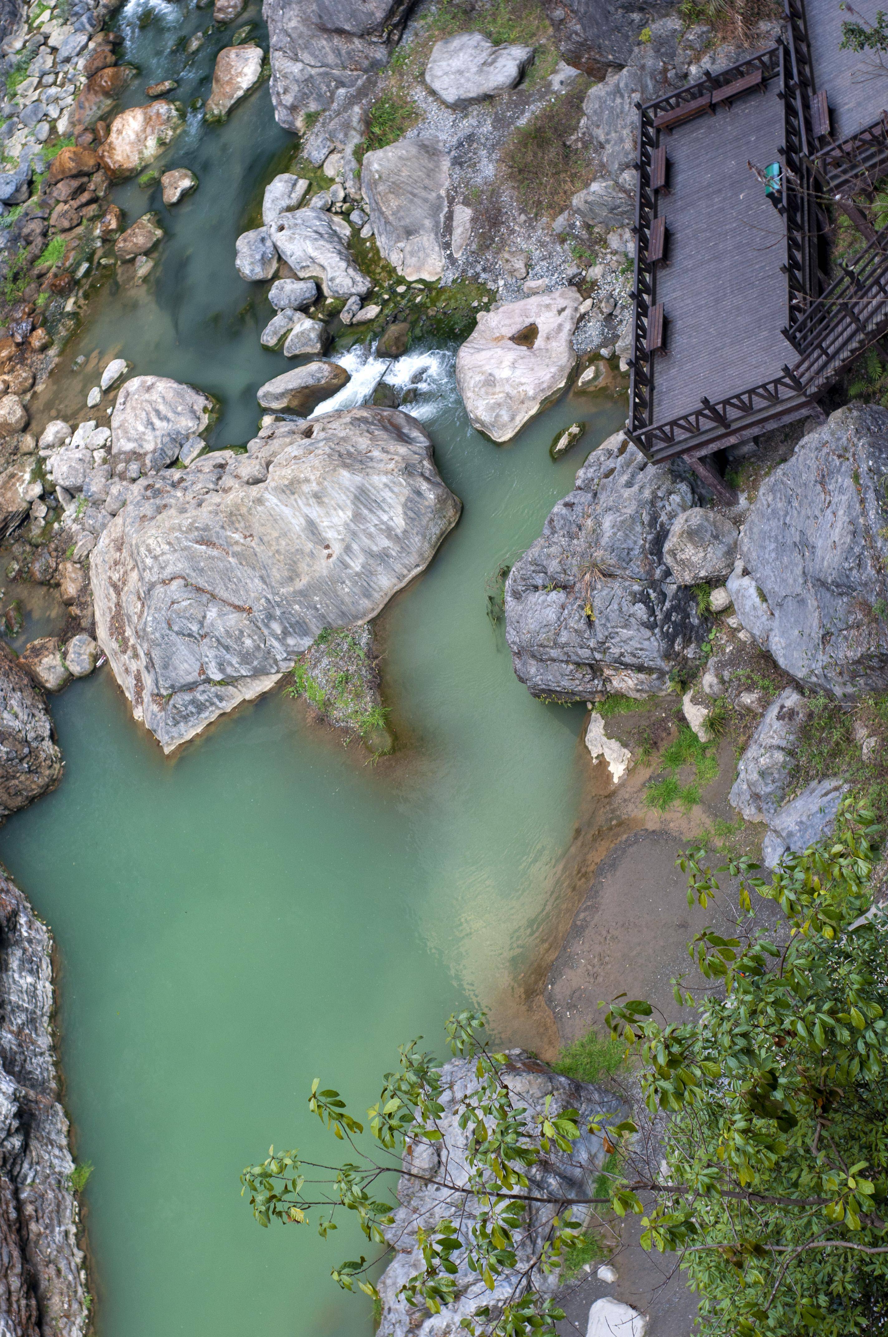 皇冠登一登二登三区别_一步登仙的感觉莫过如此吧皇冠登一登二登三区别,恩施大峡谷缆车代步登绝顶!心旷神怡