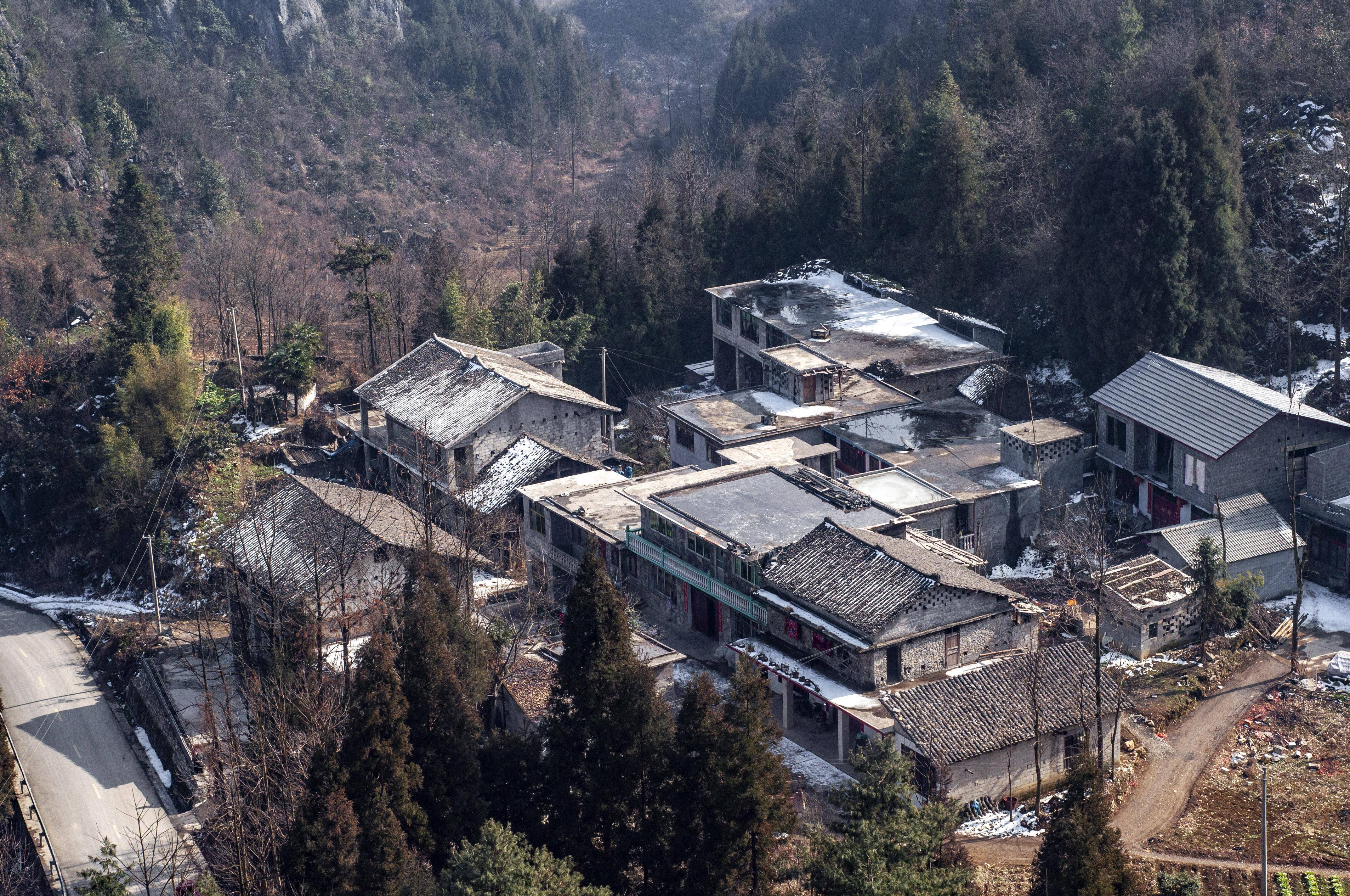 皇冠登一登二登三区别_一步登仙的感觉莫过如此吧皇冠登一登二登三区别,恩施大峡谷缆车代步登绝顶!心旷神怡