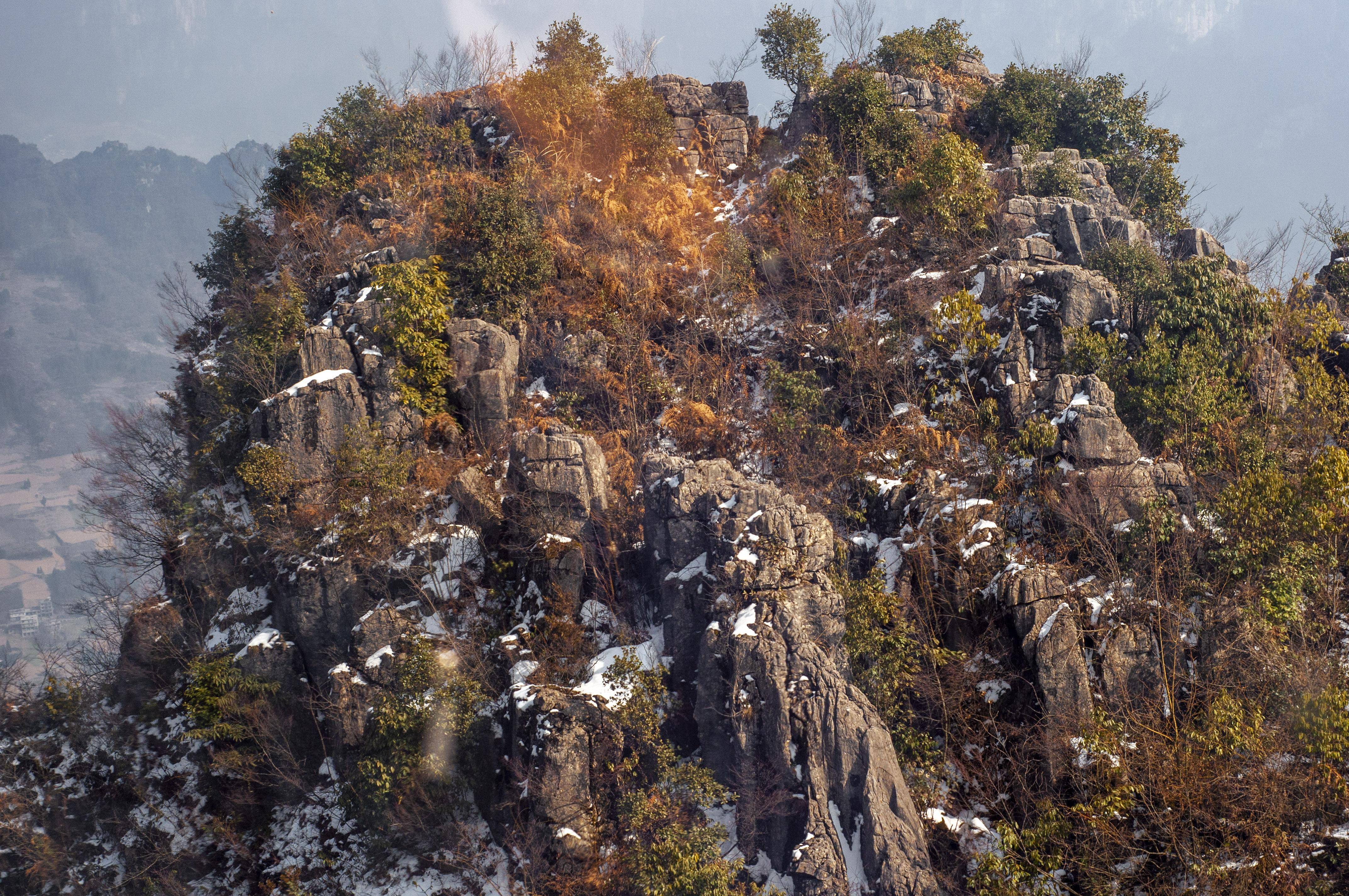 皇冠登一登二登三区别_一步登仙的感觉莫过如此吧皇冠登一登二登三区别,恩施大峡谷缆车代步登绝顶!心旷神怡