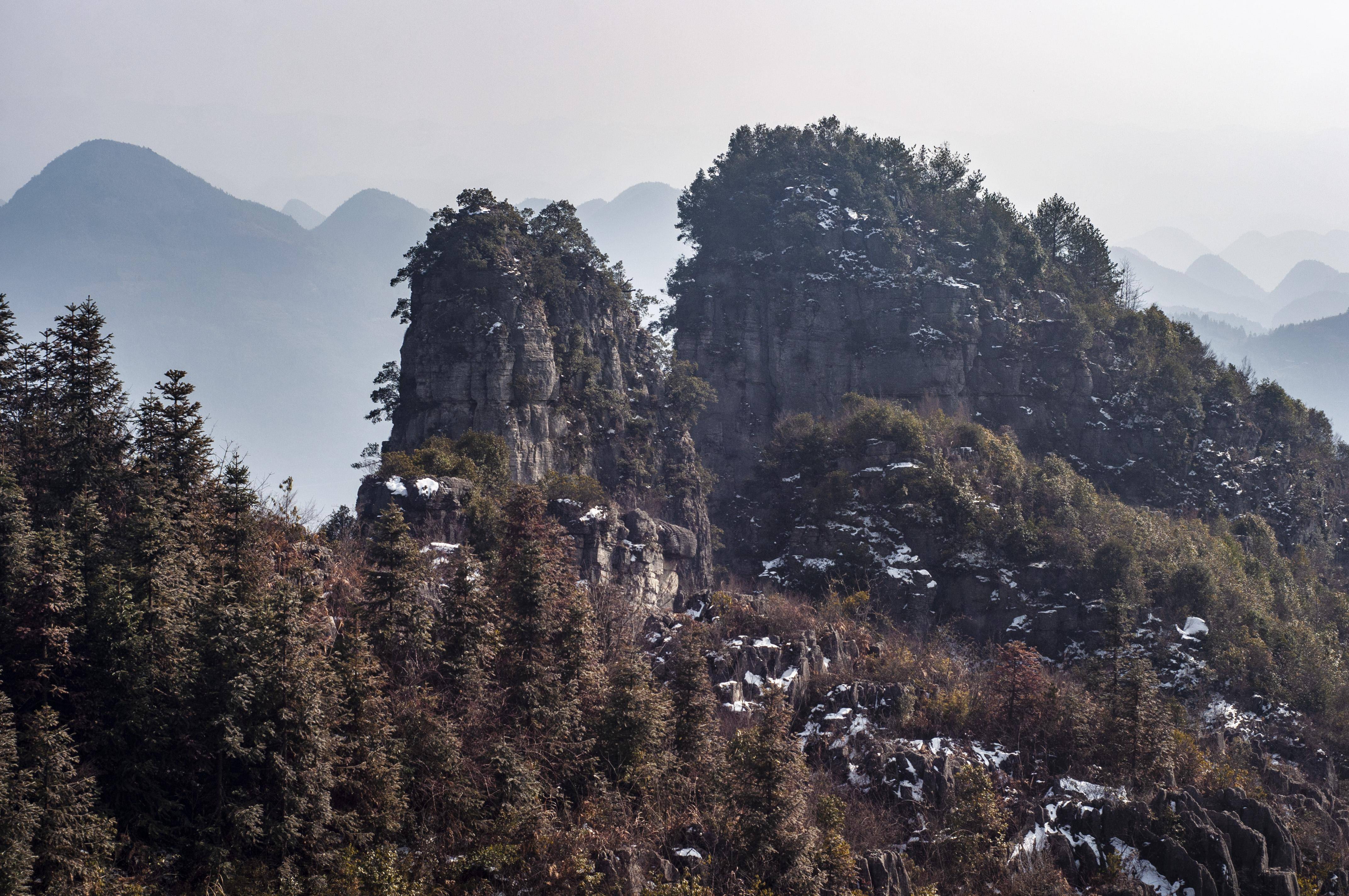 皇冠登一登二登三区别_一步登仙的感觉莫过如此吧皇冠登一登二登三区别,恩施大峡谷缆车代步登绝顶!心旷神怡