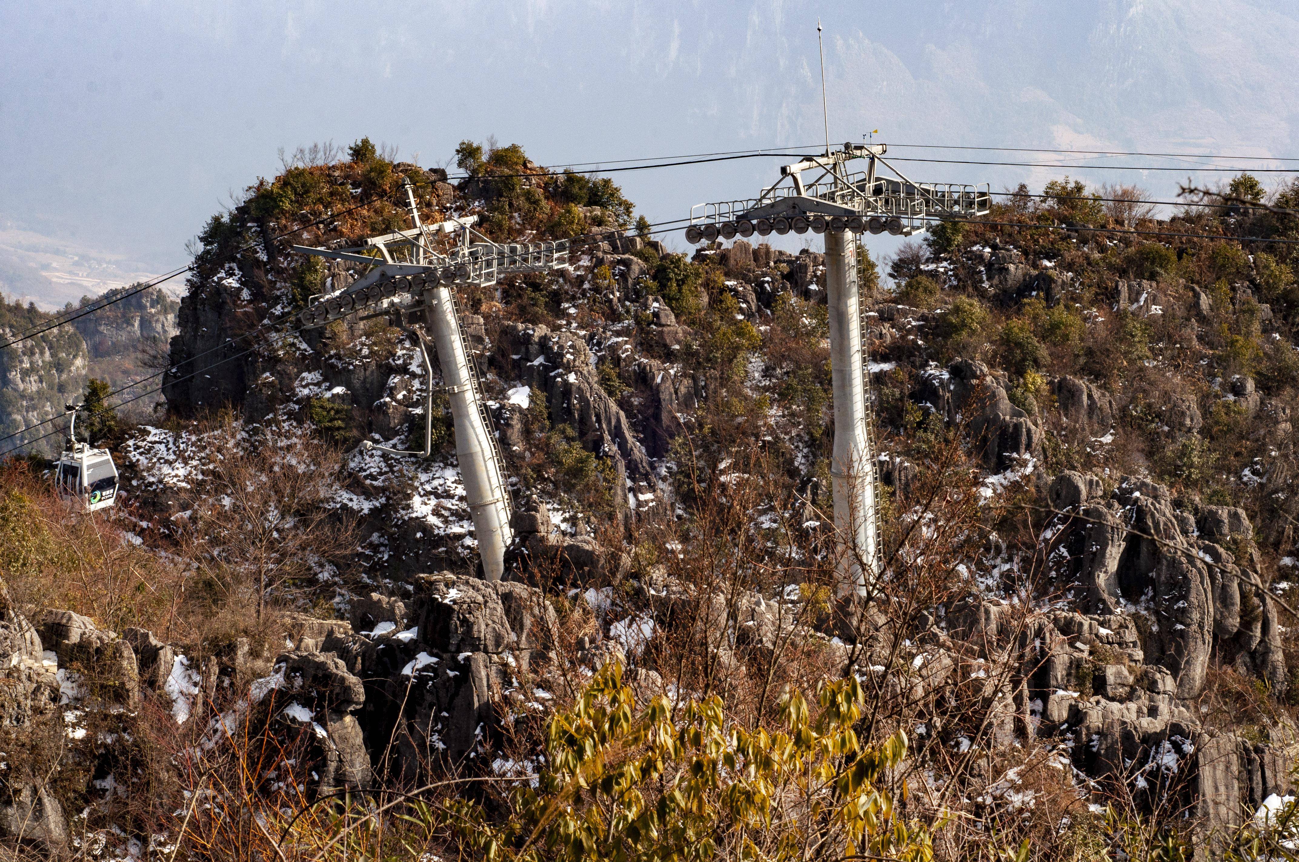 皇冠登一登二登三区别_一步登仙的感觉莫过如此吧皇冠登一登二登三区别,恩施大峡谷缆车代步登绝顶!心旷神怡