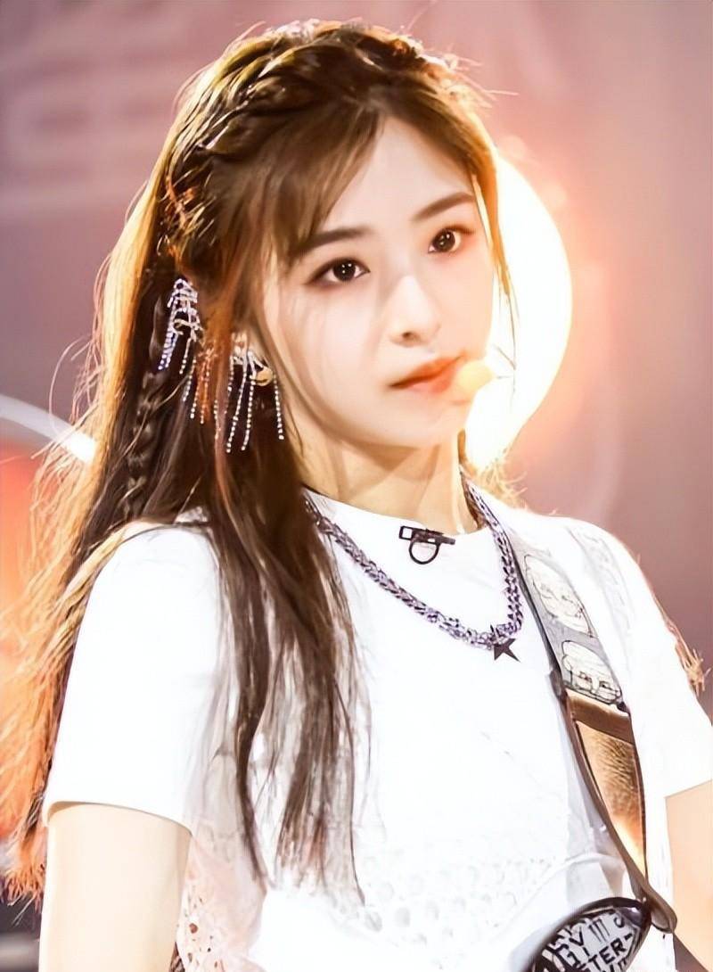 皇冠信用盘正网_四川盛产美女皇冠信用盘正网,5位川妹子女星,个个盘正条顺,甩网红脸一大片