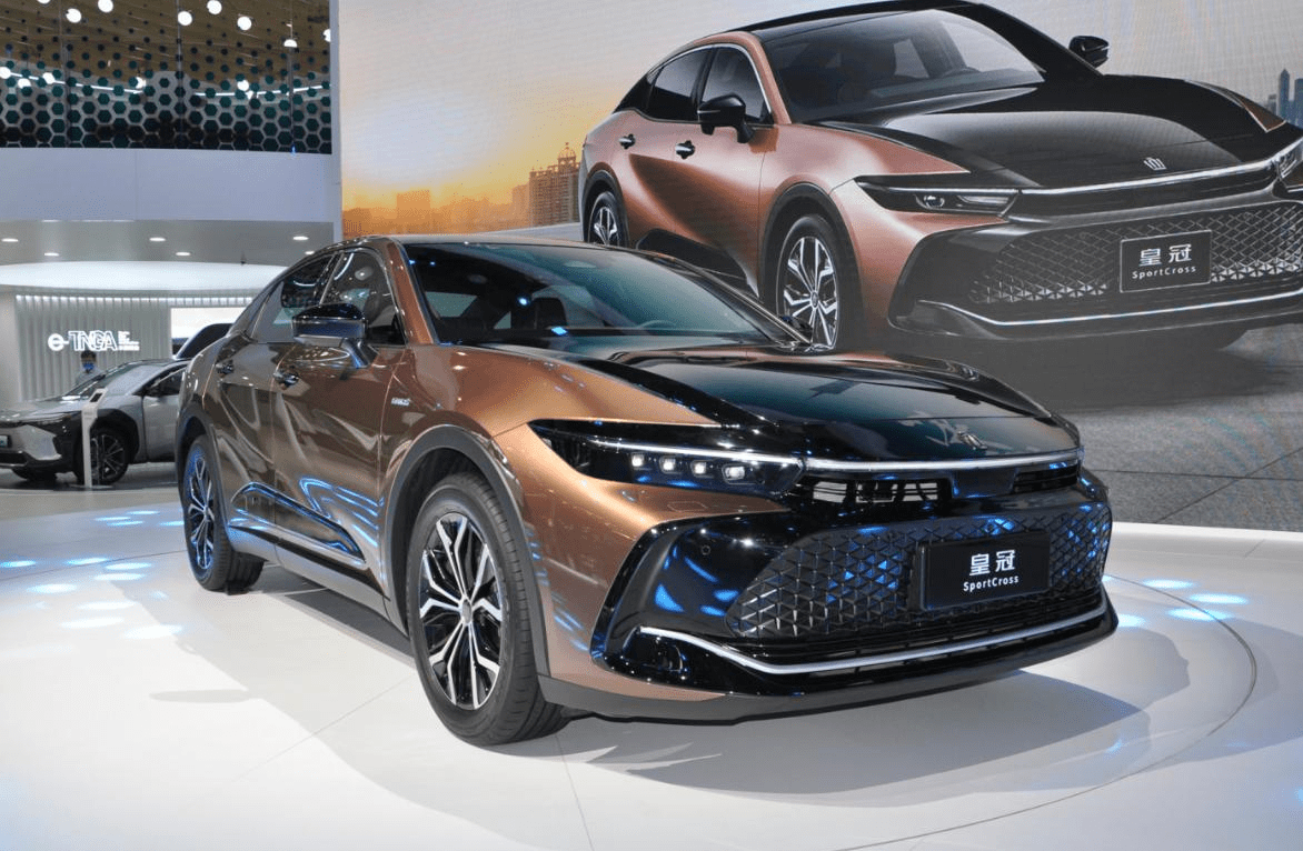 皇冠信用盘可以占几成_16代皇冠国内预售皇冠信用盘可以占几成,就凭这“杀马特”颜值,能叫板奥迪A6L?