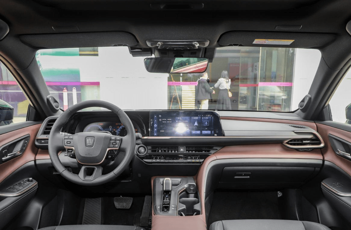 皇冠信用盘可以占几成_16代皇冠国内预售皇冠信用盘可以占几成,就凭这“杀马特”颜值,能叫板奥迪A6L?