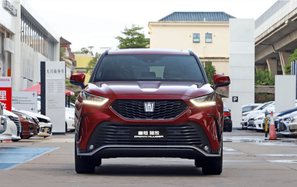 皇冠信用盘在线注册_尊贵座驾体验皇冠信用盘在线注册,彰显一汽丰田皇冠陆放高级格调