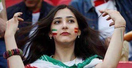 世界杯皇冠足球平台_世界杯最美女球迷瑞典苏珊娜vs哥伦比亚超模世界杯皇冠足球平台,越南小姐姐抢镜