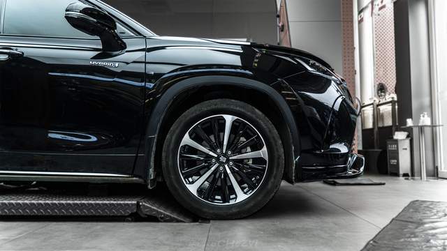 皇冠信用盘在线开户_还是皇冠吗皇冠信用盘在线开户?丰田陆放升级Alcon-Belfe RC6街道刹车