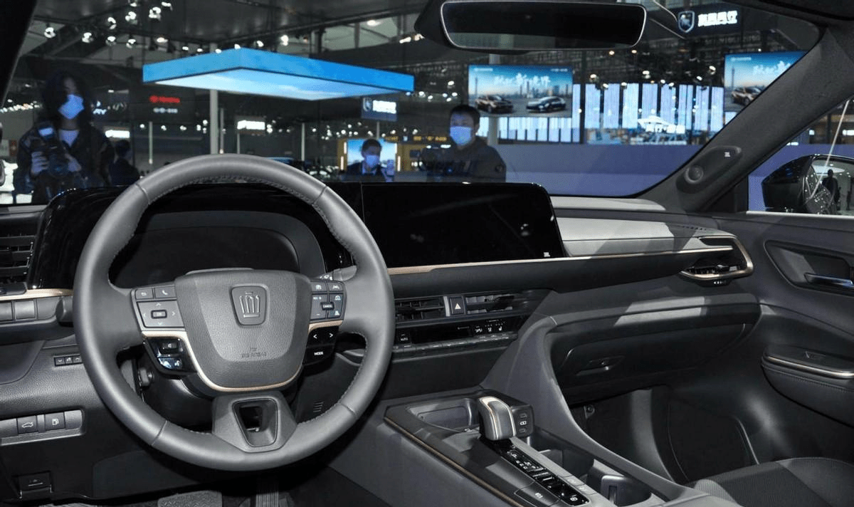 皇冠信用盘平台_全新皇冠 SportCross正式开启预售皇冠信用盘平台,预售价36.9万起