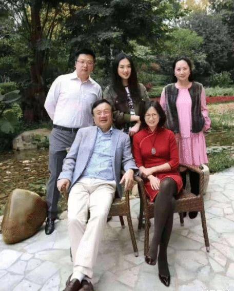 皇冠信用盘账号_23岁姚安娜出道皇冠信用盘账号,脚踩皇冠霸气十足,网友:真把自己当公主了?