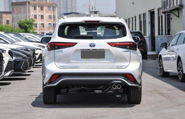 如何申请皇冠信用盘_27.78万元起售如何申请皇冠信用盘,动力调整,2023款丰田皇冠陆放上市!