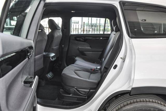 如何申请皇冠信用盘_27.78万元起售如何申请皇冠信用盘,动力调整,2023款丰田皇冠陆放上市!