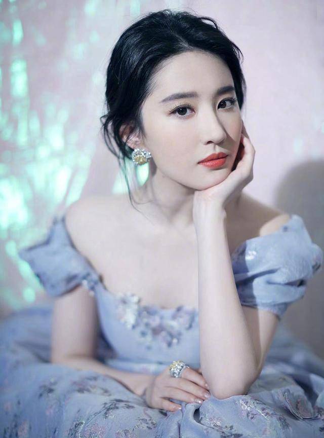 皇冠信用盘怎么弄_刘亦菲自带高贵气质!头顶1814000钻石发箍皇冠信用盘怎么弄,真是内娱颜值天花板