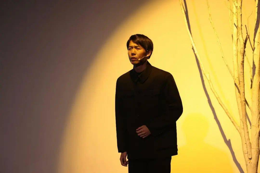 皇冠登一登二登三区别_他们三登舞台皇冠登一登二登三区别,获得8.6万点赞!