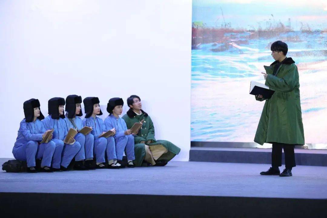 皇冠登一登二登三区别_他们三登舞台皇冠登一登二登三区别,获得8.6万点赞!