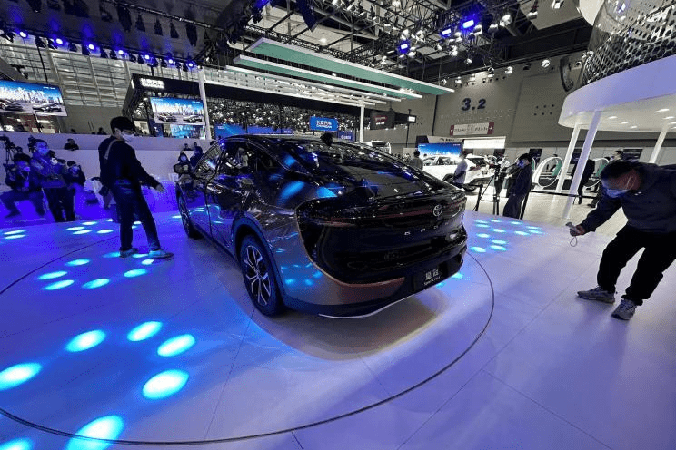 皇冠信用盘最新地址_2022广州车展:全新丰田皇冠开启预售