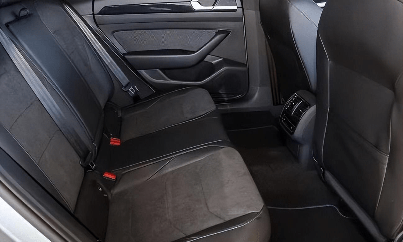 皇冠信用盘怎么弄_全新一代大众CC渲染图曝光皇冠信用盘怎么弄,外观高调升级,换装RS同款2.9T